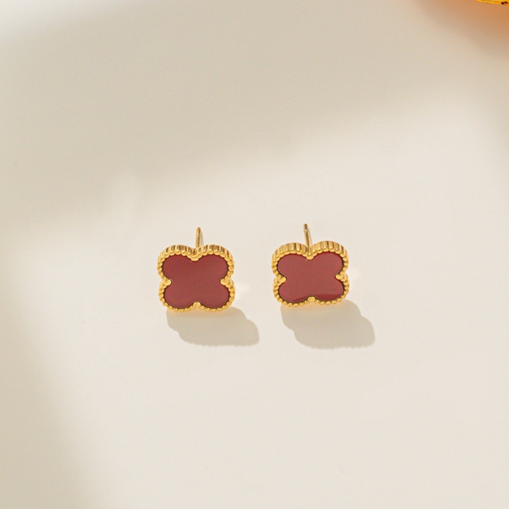 Four-leaf clover earrings for women